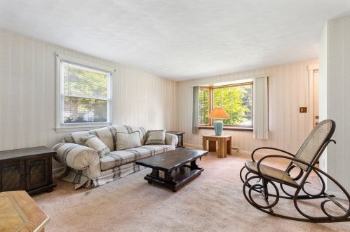 5 Stony Brook Rd, Springfield, MA 01118-2437