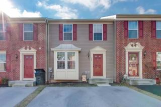 759 Blossom Dr, Hanover, PA 17331-2077