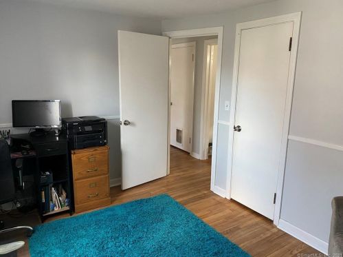 22 Grand St, Enfield CT 06082-4627 exterior