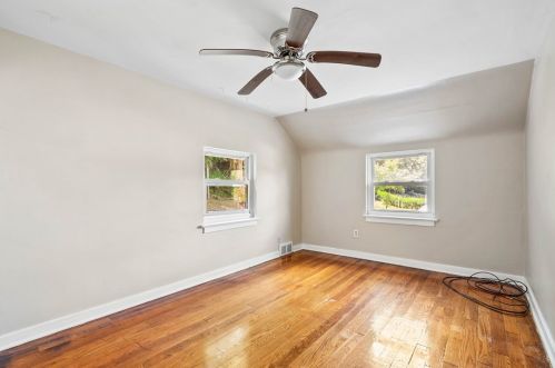 325 Johnston Rd, Pittsburgh PA 15235-1617 exterior