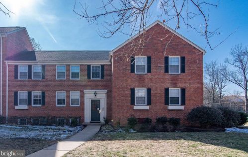 6614 10th St, Alexandria, VA 22307-6614