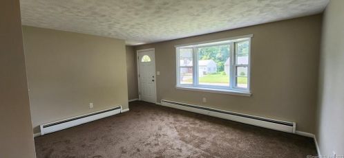 13 Conlin Dr, Enfield CT 06082-5020 exterior