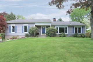 11 Larch Dr, Chester, NJ 07930-2607