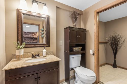 2219 Heath Ave, Saint Paul MN 55128-5001 exterior