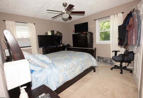 802 Rodgers Ct, Rahway NJ 07065-3616 exterior