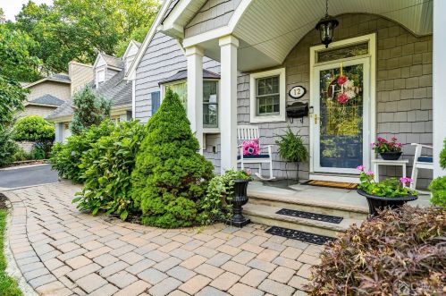 12 Edgewood Rd, Edison, NJ 08820-3621