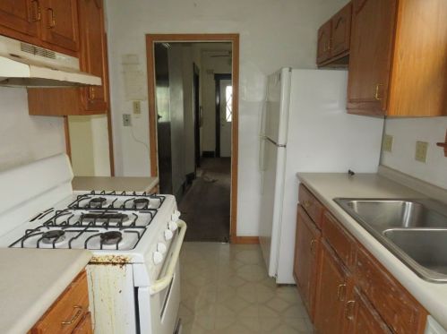 123 Calhoun Ave, Pittsburgh PA  15210-3637 exterior