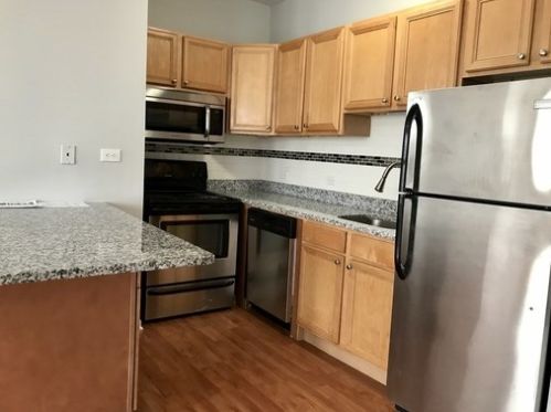 3641 Dickens Ave, Chicago, IL 60647-3677