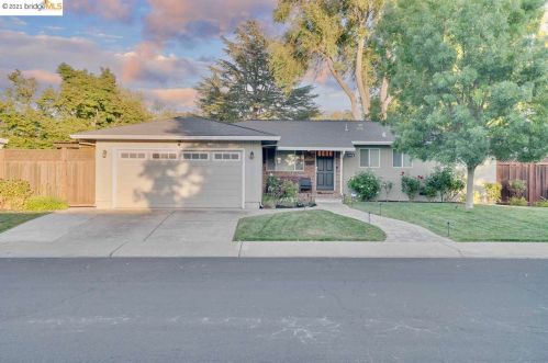 3978 Mulberry Dr, Concord, CA 94519-1246