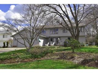 3927 Meadow Ln, Cleveland OH  44122-4705 exterior