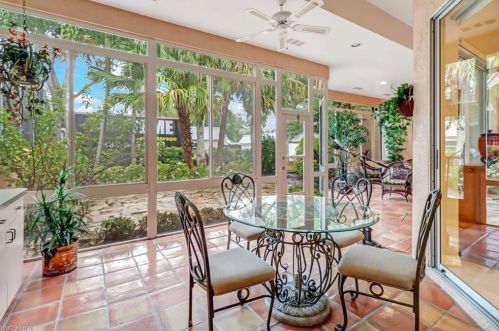 4870 Boulevard Ct, Naples FL 34103-3046 exterior