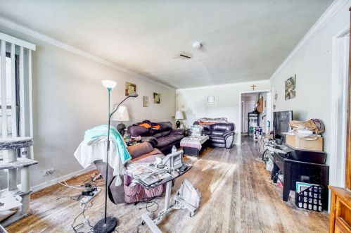 720 Howard Ave, Elmhurst IL 60126-1726 exterior