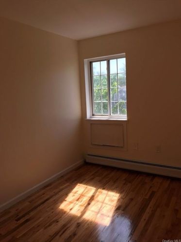 2025 Daly Ave, Bronx NY 10460-2834 exterior