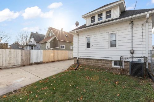 1968 83, Milwaukee WI 53213-2128 exterior