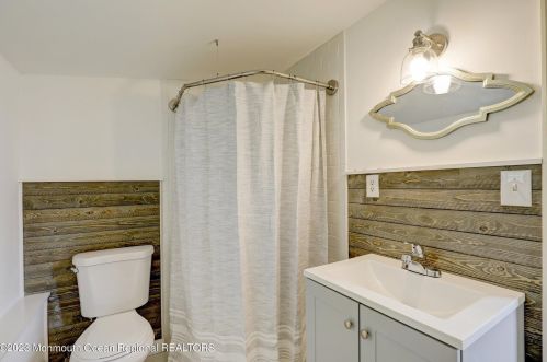 17 Locust Ave, West Long Branch NJ  07764-1547 exterior