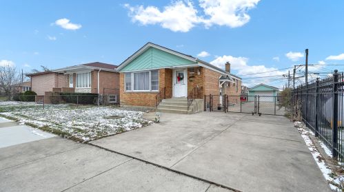 4043 69th St, Chicago, IL 60629-4239