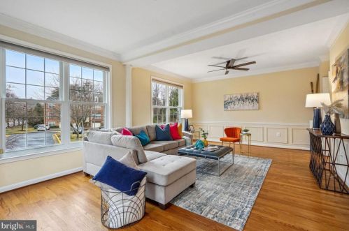 7433 Dunnington Pl, Alexandria VA  22315-5248 exterior