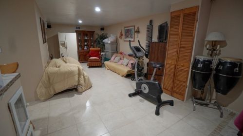 22 Cloran St, Springfield MA 01109-2204 exterior