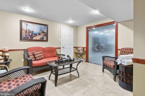 2214 Denbeigh Dr, Jamison PA 18929-1446 exterior