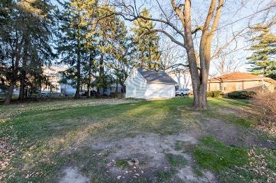 1908 Ave, Waukegan IL 60087-5112 exterior