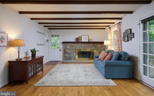 629 Goldsborough Dr, Rockville MD 20850-1905 exterior