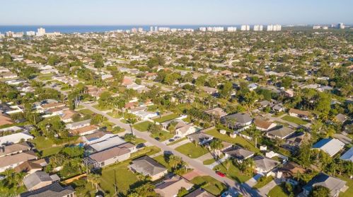 795 94 Ave, Naples FL 34108-2448 exterior