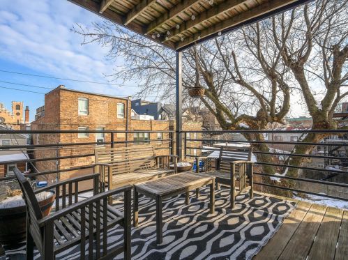 1327 Greenview Ave, Chicago IL  60642-6033 exterior