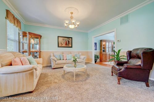 327 Frank Applegate Rd, Jackson Twp NJ  08527-4217 exterior