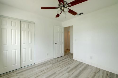 1925 Redwing Cir, Fort Pierce FL 34952-8834 exterior