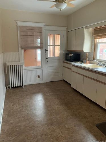 1033 Clarence Ave, Bronx NY exterior