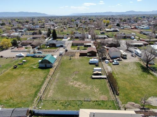 2820 7180, Taylorsville UT 84084-2921 exterior