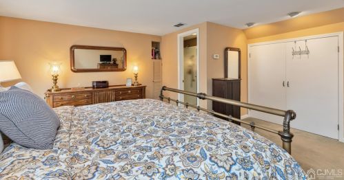 46 Lincoln Ave, Edison NJ exterior