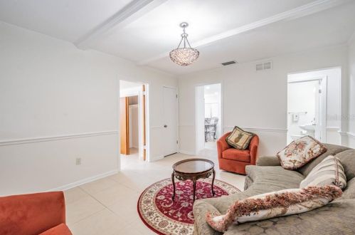 1219 Norfolk St, Tampa FL 33604-5031 exterior