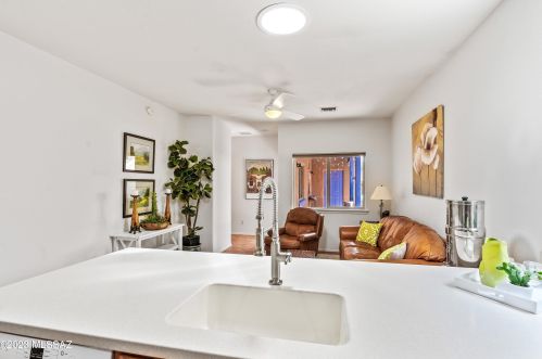 5245 Civano Blvd, Tucson AZ  85747-5744 exterior