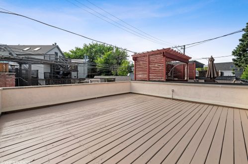 2514 Marshfield Ave, Chicago IL 60614-1907 exterior