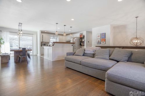 36 Finch St, Metuchen NJ  08840-1716 exterior