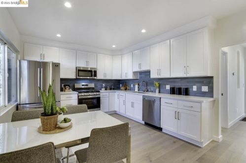 2043 Emerson St, Berkeley CA 94705-1813 exterior