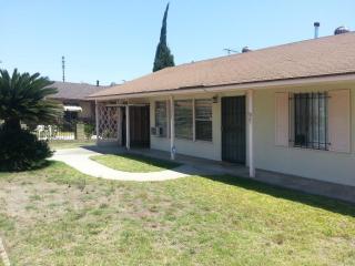 13802 Cowley Ave, Bellflower CA  90706-2119 exterior