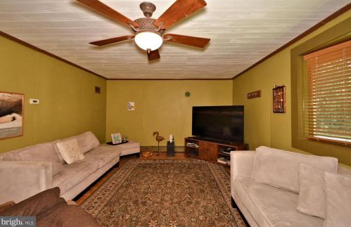 613 Chestnut St, Limerick PA 19468-2115 exterior