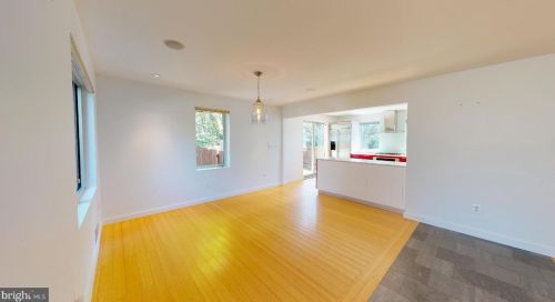 213 Raymond Ave, Alexandria VA  22301-1035 exterior