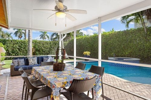 1233 12 Ave, Naples FL 34120-3485 exterior