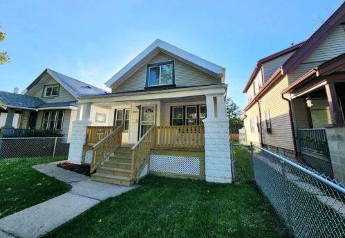 3609 24th Pl, Milwaukee, WI 53206-1326