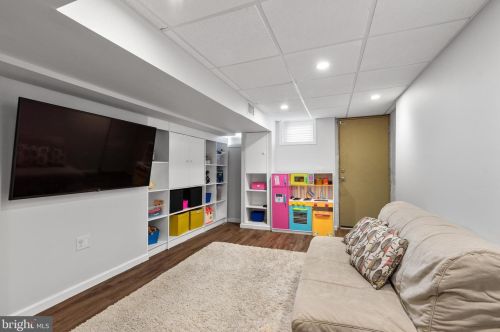 605 Catharine St, Philadelphia PA 19147-2909 exterior