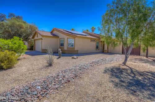 7079 Harcuvar Dr, Tucson, AZ 85743-1428