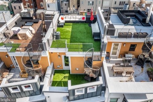 1413 Darien St, Philadelphia PA 19147-5726 exterior