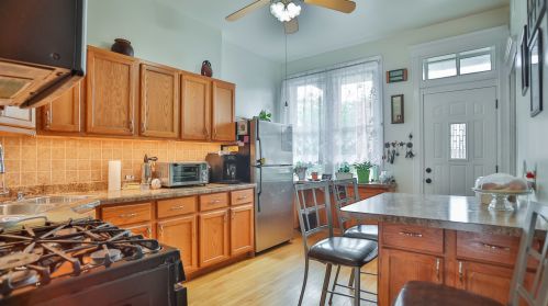 2603 Walton St, Chicago IL 60622-4579 exterior