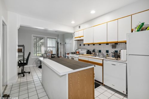 1507 Nelson St, Chicago IL 60657-3103 exterior