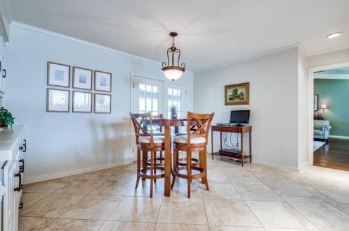 10727 Cox Ln, Dallas TX 75229-5211 exterior