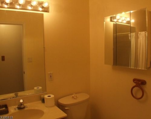 2706 Packer Ct, Bridgewater NJ  08807-7017 exterior