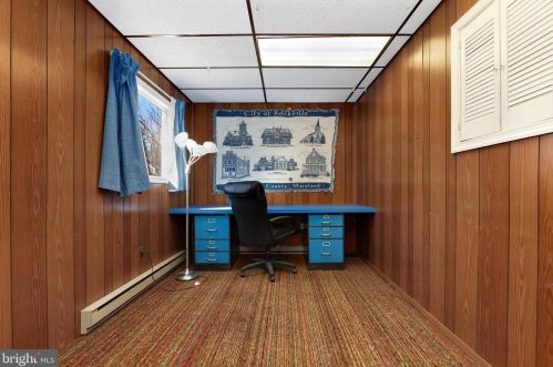 1323 Grandin Ave, Rockville MD 20851-1155 exterior